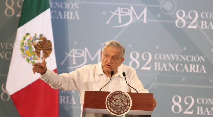 No se regulará el cobro de comisiones: AMLO