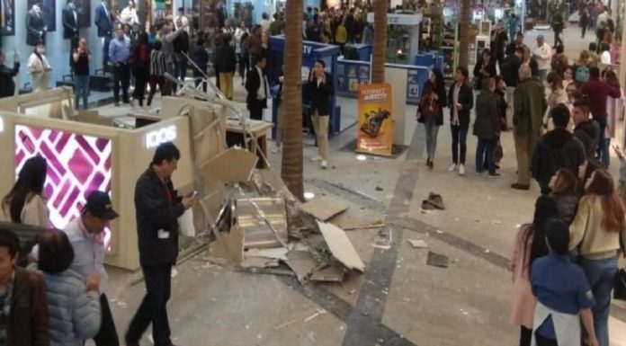 Cae techo de centro comercial en Bogotá (VIDEO)
