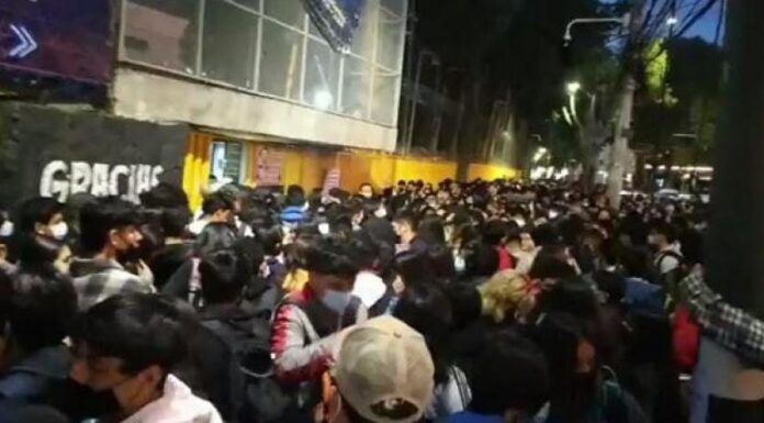 Un grupo de encapuchados toma las instalaciones de la Preparatoria 5 de la UNAM con el proposito de conmemorar los acontecimientos del 3 de septiembre de 2018