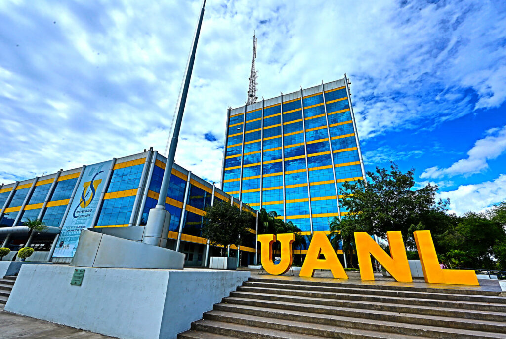 La UANL suspende clases