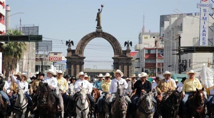 Cabalgata por el 426 Aniversario de la fundación de Monterrey