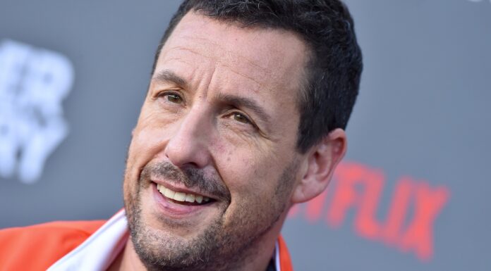Adam Sandler responde a los comentarios negativos de la crítica hacia muchas de sus películas.
