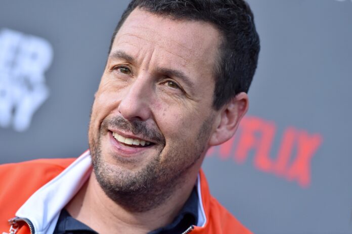 Adam Sandler responde a los comentarios negativos de la crítica hacia muchas de sus películas.