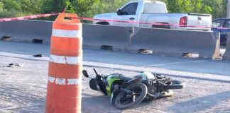 Un hombre que viajaba a alta velocidad se estrelló contra el muro divisorio de la Carretera a Colombia ocasionando su muerte.