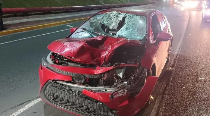 Muere hombre arrollado en Morones Prieto por un automóvil y un tráiler.