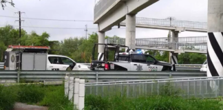 El cuerpo de un hombre de entre 50 y 55 años fue encontrado en el kilómetro 19 de la Autopista Monterrey-Reynosa, en el municipio de Juárez.