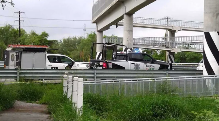 El cuerpo de un hombre de entre 50 y 55 años fue encontrado en el kilómetro 19 de la Autopista Monterrey-Reynosa, en el municipio de Juárez.