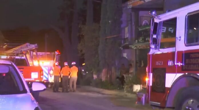 Hombre muere por incendio en la habitación de su casa debido a que se quedó dormido con un cigarro encendido.