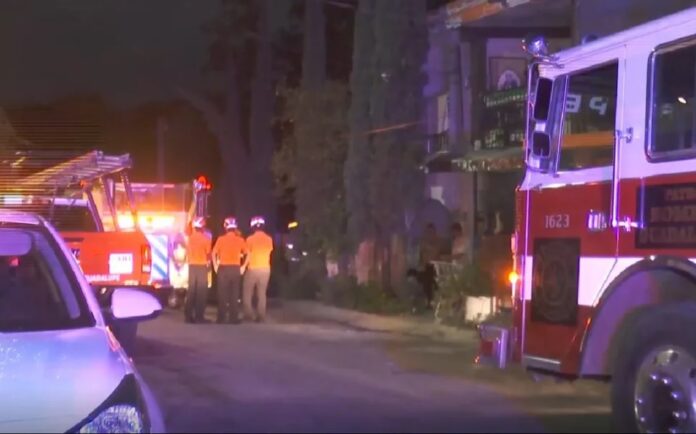 Hombre muere por incendio en la habitación de su casa debido a que se quedó dormido con un cigarro encendido.