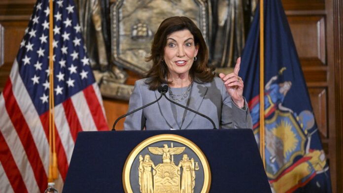 La gobernadora Kathy Hochul declaró estado de Emergencia en Nueva York por riesgo de poliomielitis.