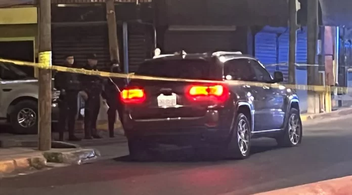Asesinan a un chofer de taxi al Norte de Monterrey, el hecho ocurrió poco después de las 22:00 horas en el cruce de la avenida Rodrigo Gómez y la calle Penitenciaría.