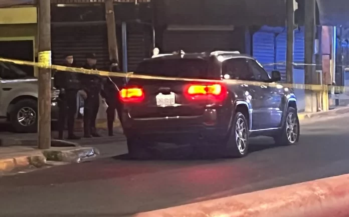 Asesinan a un chofer de taxi al Norte de Monterrey, el hecho ocurrió poco después de las 22:00 horas en el cruce de la avenida Rodrigo Gómez y la calle Penitenciaría.