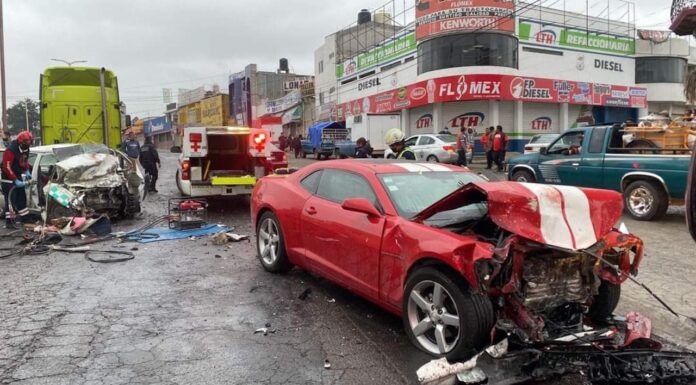YouTuber queda hospitalizado y seis personas pierden la vida en accidente en la Carretera Atlacomulco-Acambay.