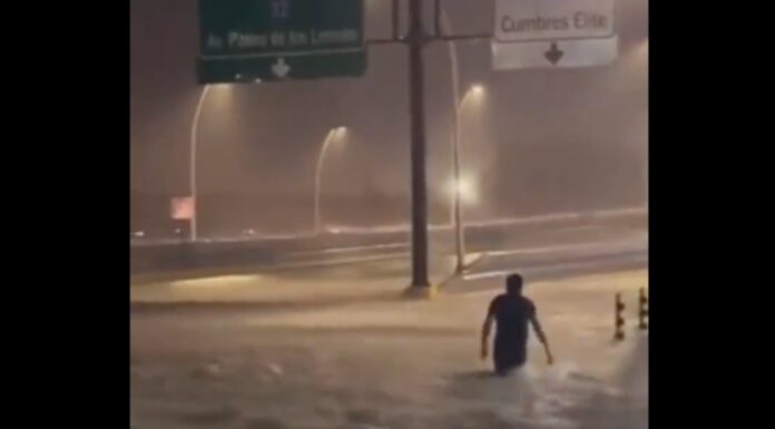 Las fuertes lluvias que acontecieron la tarde y noche del domingo en el estado de Nuevo León ocasionaron el desbordamiento de arroyos que llegaron a convertirse en inundaciones presentes en la mayoría de los municipios, por lo que las autoridades de protección civil previenen a la población de las lluvias que se esperan también durante este lunes.