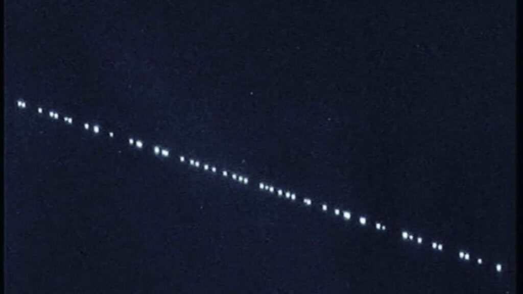 Satélites Starlink la noche de ayer en Monterrey