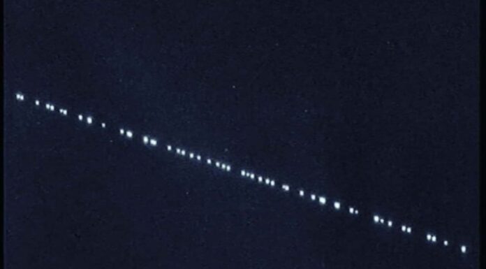 Satélites Starlink la noche de ayer en Monterrey