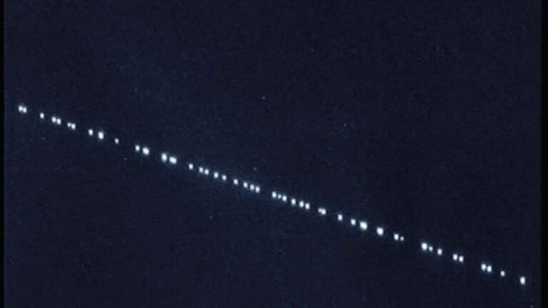 Satélites Starlink la noche de ayer en Monterrey