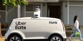 Nuro y Uber se asocian para innovar la manera de repartir alimentos de manera autónoma.