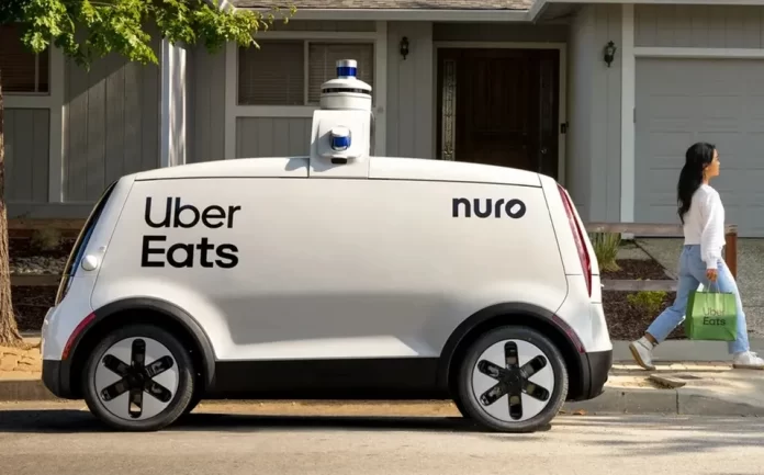 Nuro y Uber se asocian para innovar la manera de repartir alimentos de manera autónoma.