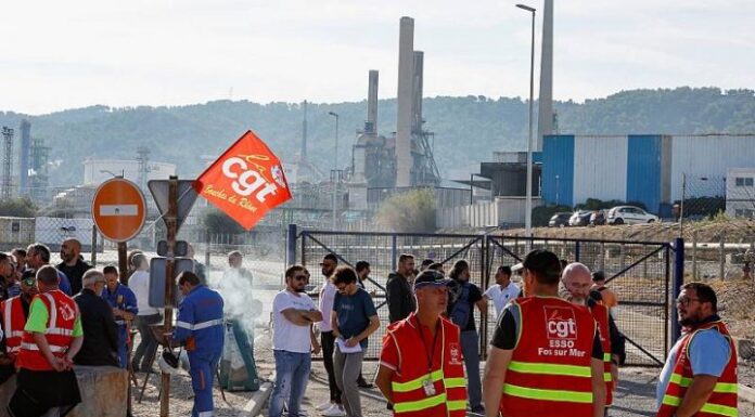 Francia en colapso tras huelgas hechas por trabajadores de la industria energética en el ámbito de combustibles.