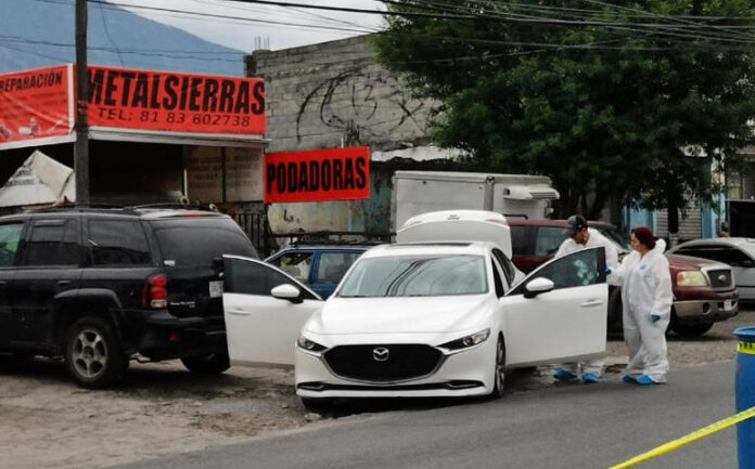 Pareja es atacada a balazos en una vulcanizadora de Guadalupe.