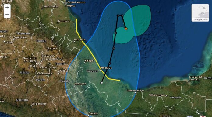 Tormenta tropical Karl impactará en las próximas horas las costas de diversas entidades del País.