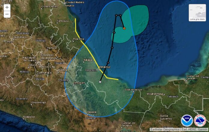 Tormenta tropical Karl impactará en las próximas horas las costas de diversas entidades del País.