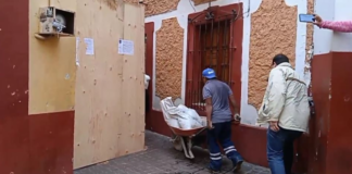 Clausuran callejón del beso en Guanajuato, donde la propietaria fue acreedora de una multa.