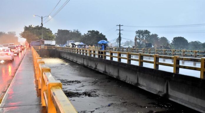 Centroamérica reporta tres muertos tras el paso de Julia.