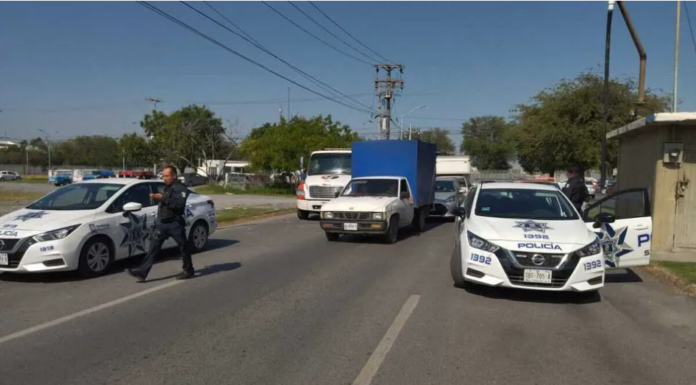 La movilización terminó en punto de las 11:00 horas sobre la avenida Rómulo Garza en San Nicolás.