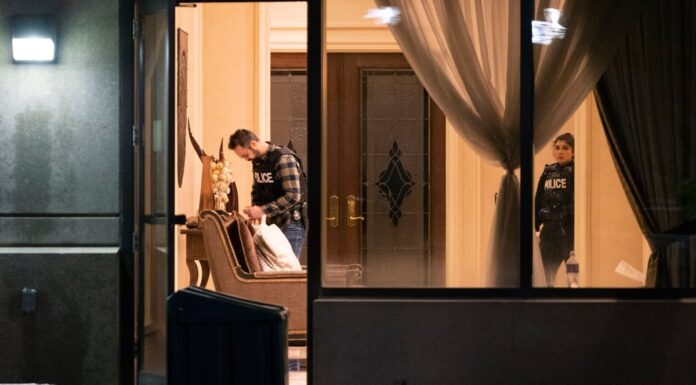 El tiroteo en Toronto fue señalado como "una escena horrorosa" por parte de los elementos de seguridad que acudieron al edificio departamental.