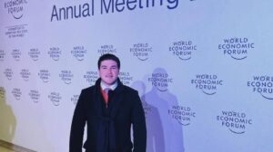 Samuel García finaliza su participación en el Foro Económico Mundial en Davos, Suiza.