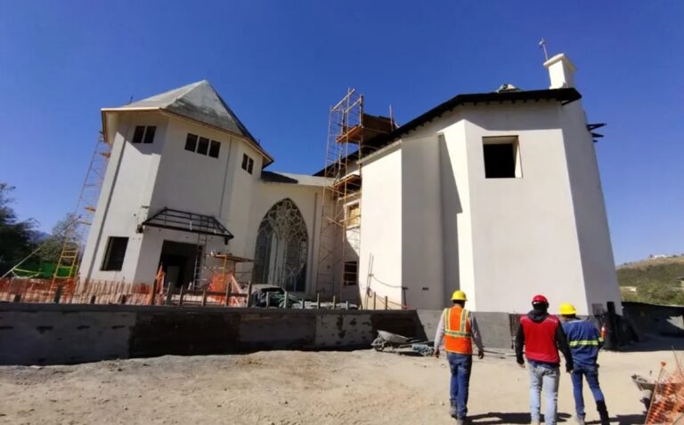 "La Milarca" en construcción.