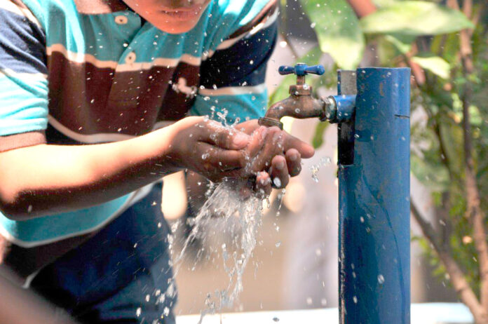 Colonnias de García sin agua