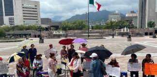 Docentes en protesta pacífica, Monterrey, N.L.