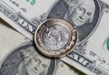 Peso mexicano alcanza valor récord