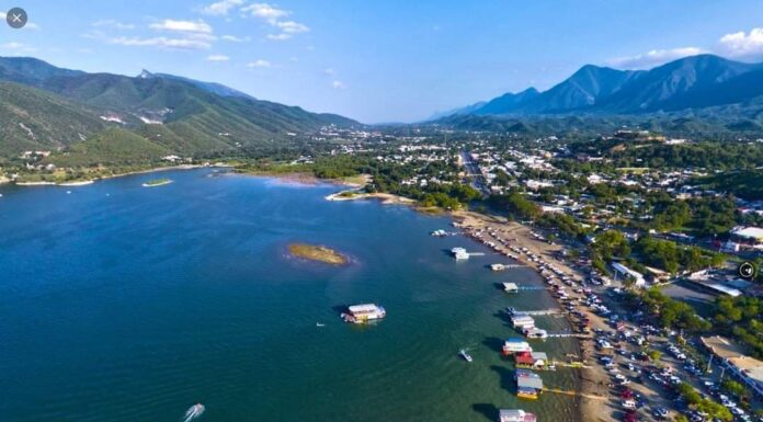 Presas de La Boca y El Cuchillo evaporándose por el calor