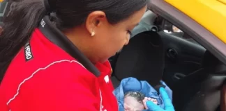 Mujer da a luz en camino al hospital