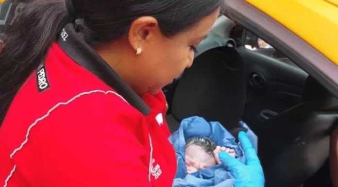 Mujer da a luz en camino al hospital