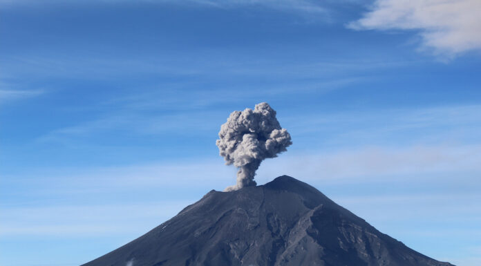 Volcán Popocatépetl presenta actividad intensa y ceniza tóxica