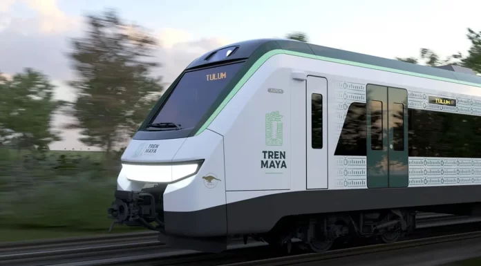 Primer convoy del tren maya comienza su camino hacía Cancún