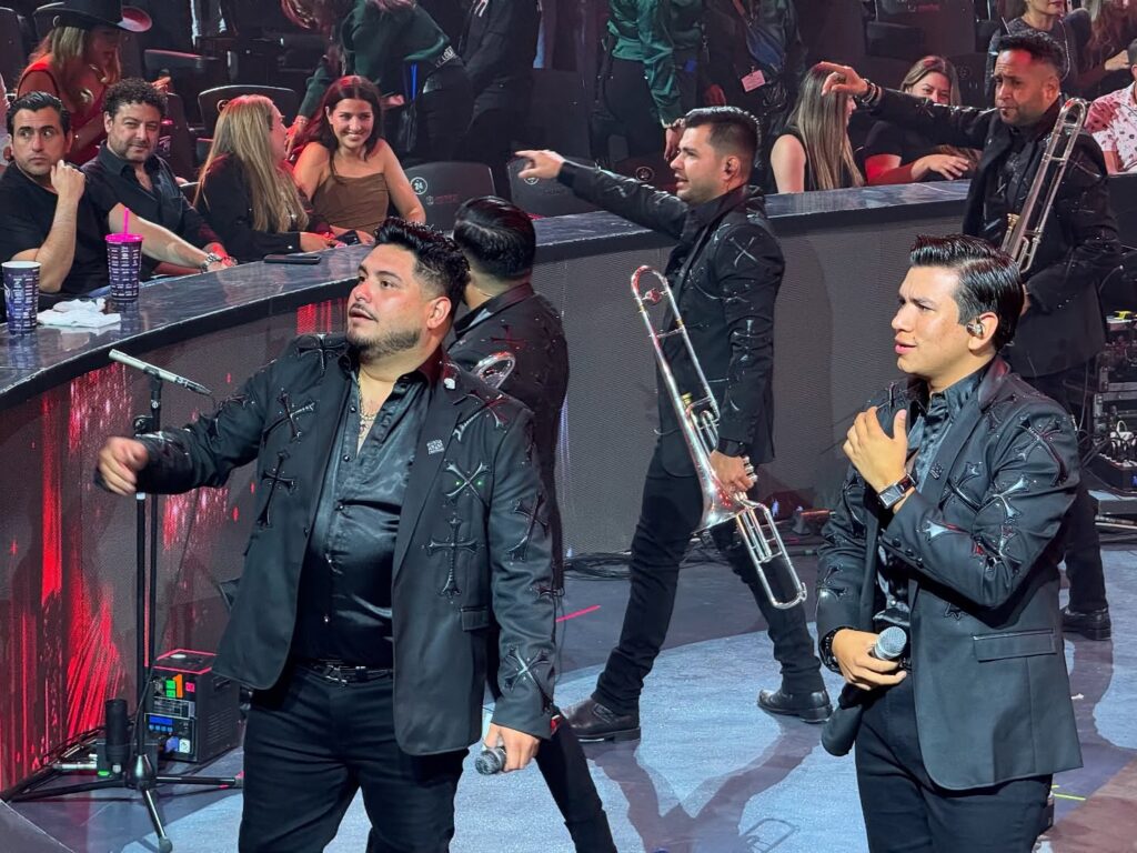 La Adictiva celebra 35 años con lleno total en el Domo Care