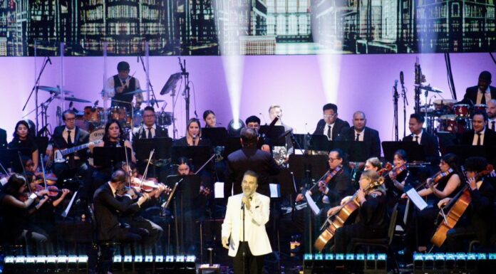 Mijares ofreció un concierto sinfónico el 9 de octubre en Escenario GNP.