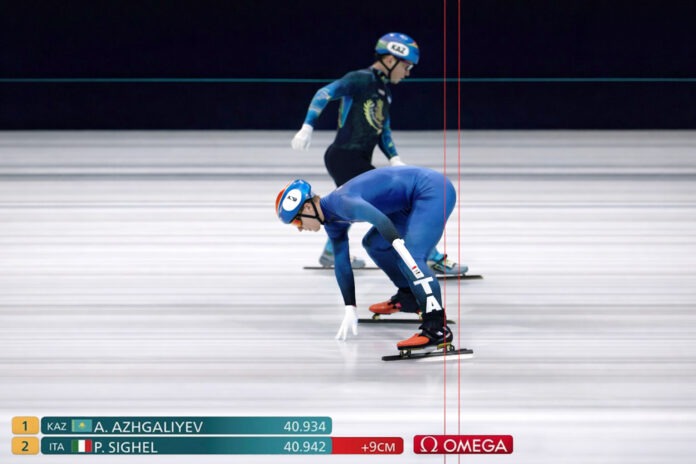 Así fue la dramática victoria de Azhgaliyev en pista corta