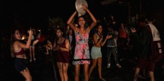 Protestas por apagones escalan y atacan sede comunista en Cuba