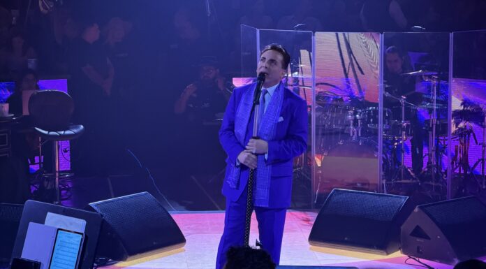 Cristian Castro enamora a Monterrey con un show espectacular en el Domo Care. Con un redondel totalmente lleno, el "Gallito Feliz" demostró por qué sigue siendo una de las voces más impecables de la música en español.