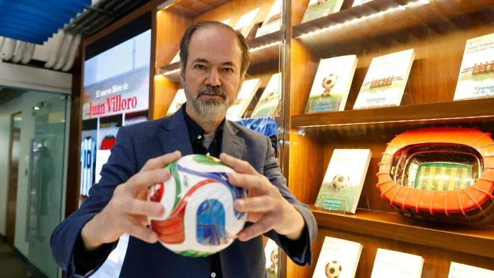 Juan Villoro lanza “Los héroes numerados” previo al Mundial