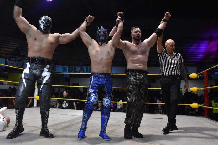 Komander define la estelar con mortal atrás sobre Soberano