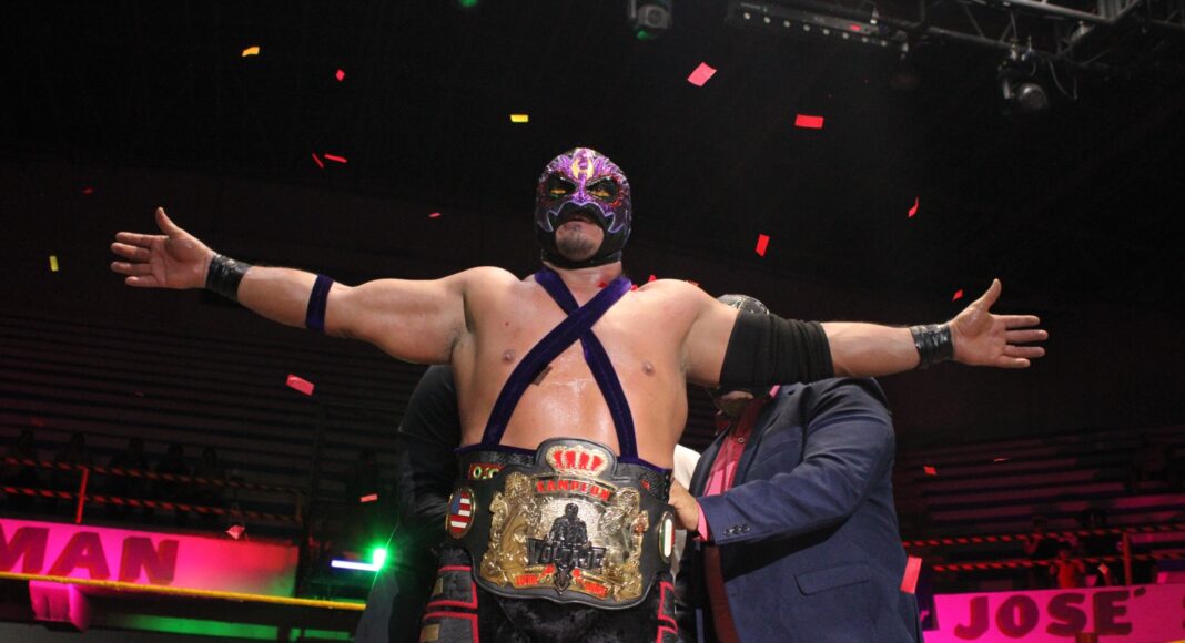 Rey Hechicero retiene el título de Alto Voltaje ante Xelhua
