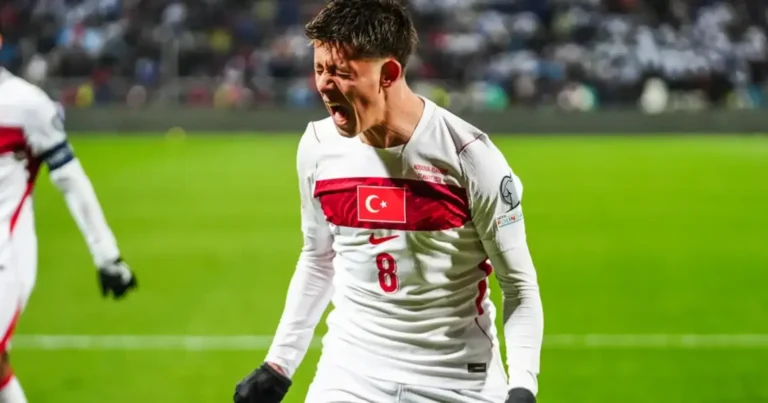 Turquía clasifica al Mundial y rompe una sequía de 24 años
